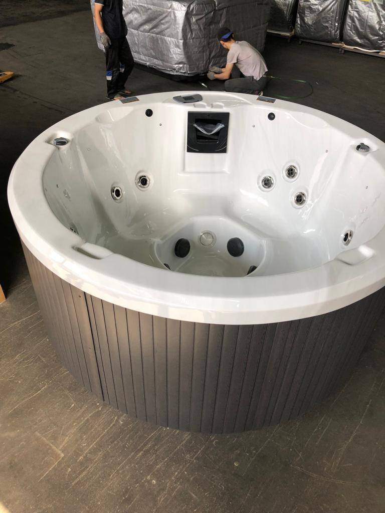 Отгрузка гидромассажного спа-бассейна BestSpas Round